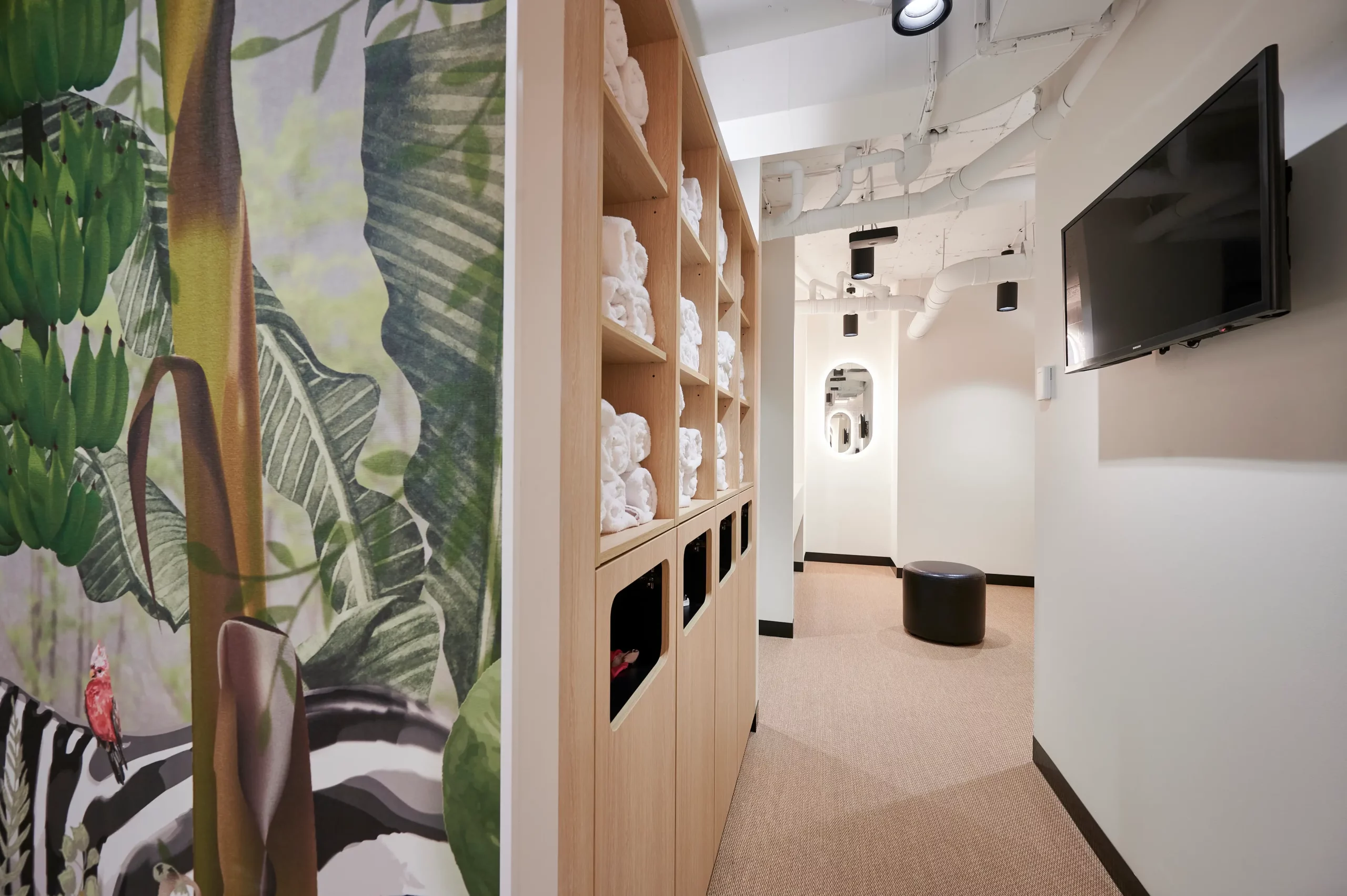 Invesco | 77 King Street gallery image 1